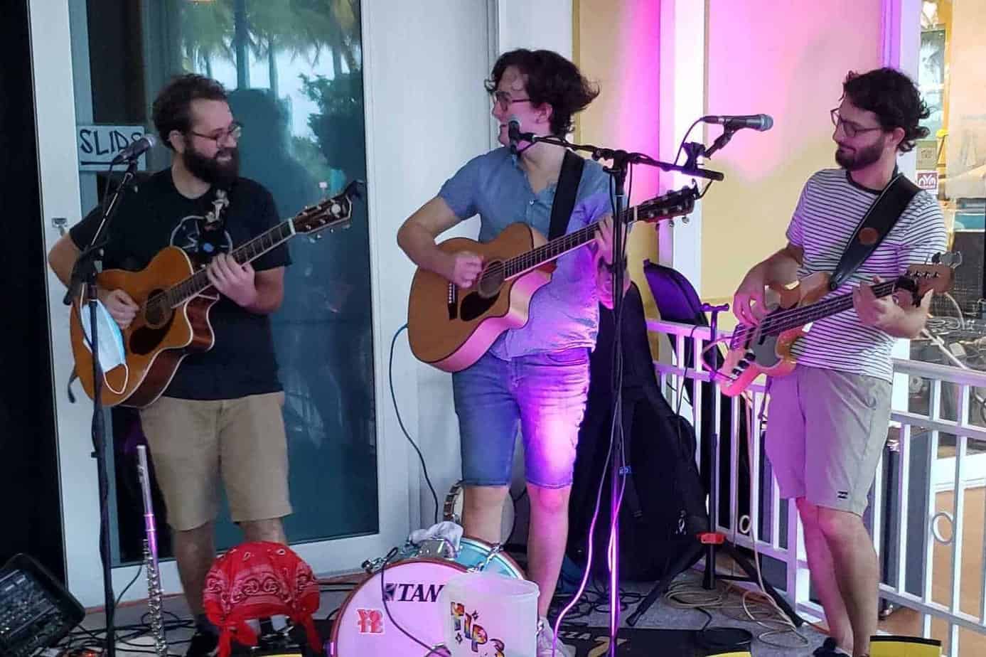 News From Bree at Carsons Tavern
