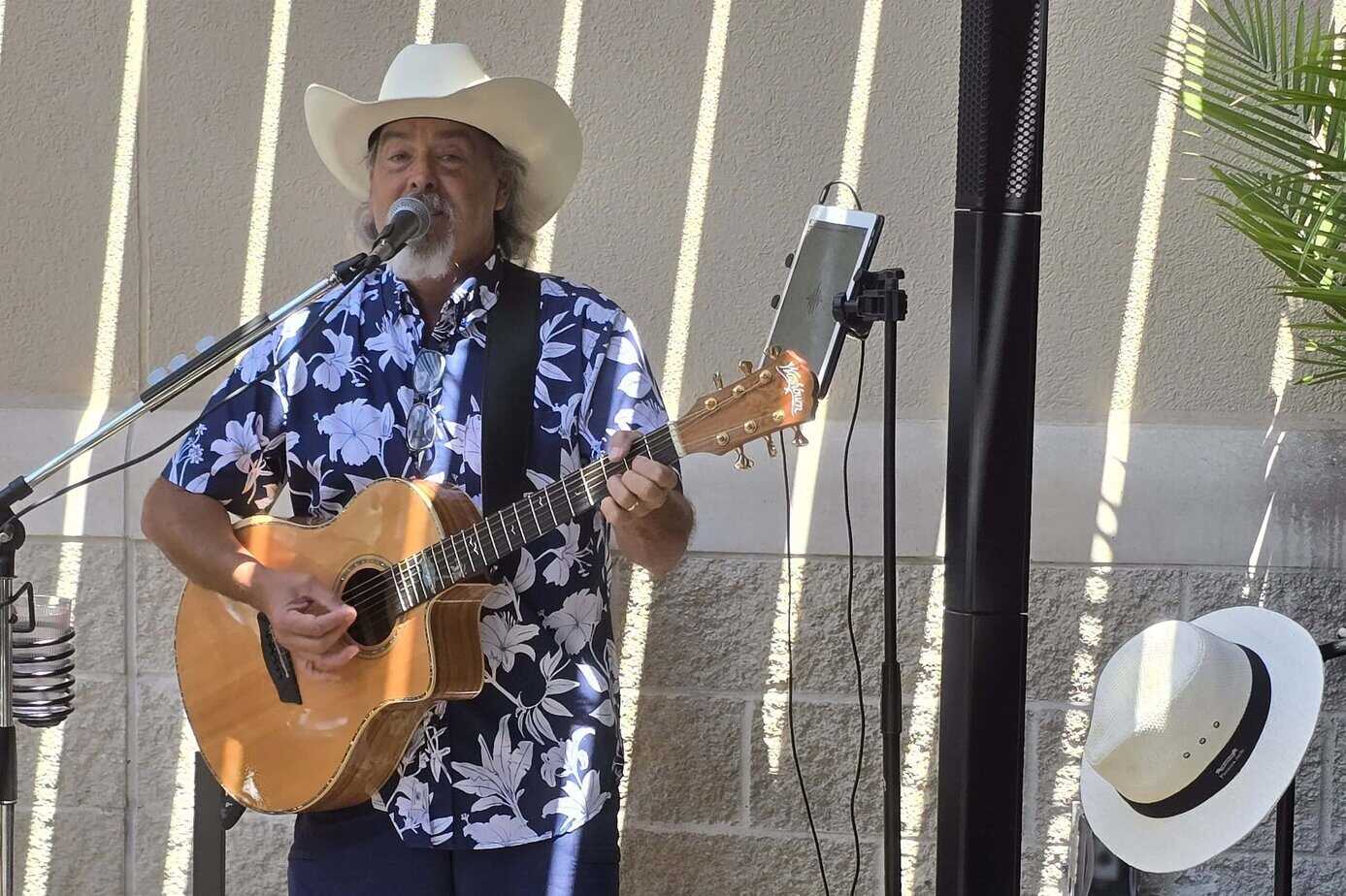 Brian Dean at Two Georges Dockside Grille