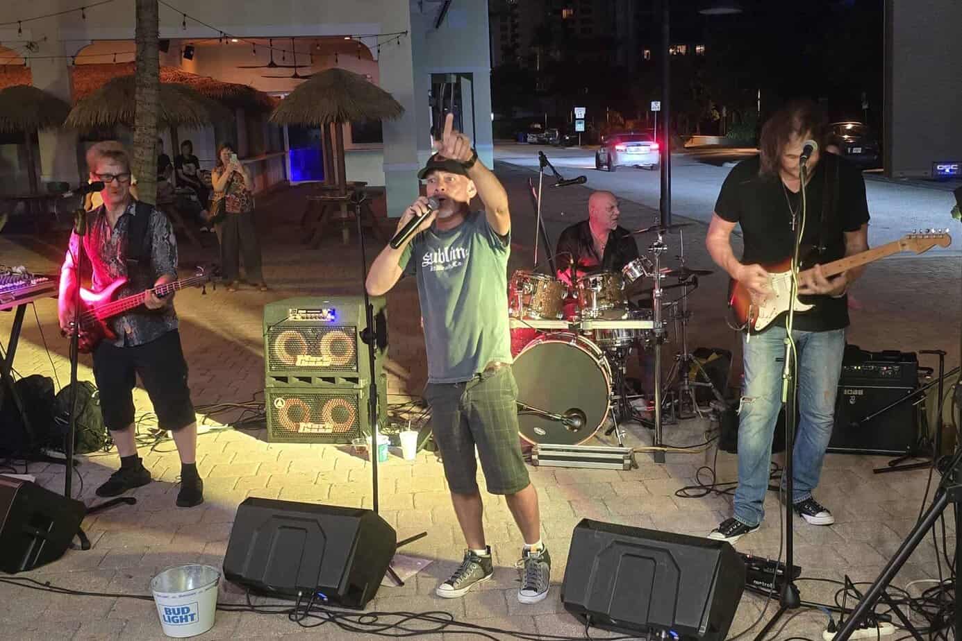 The Mighty Quinn at the Tipsy Tiki