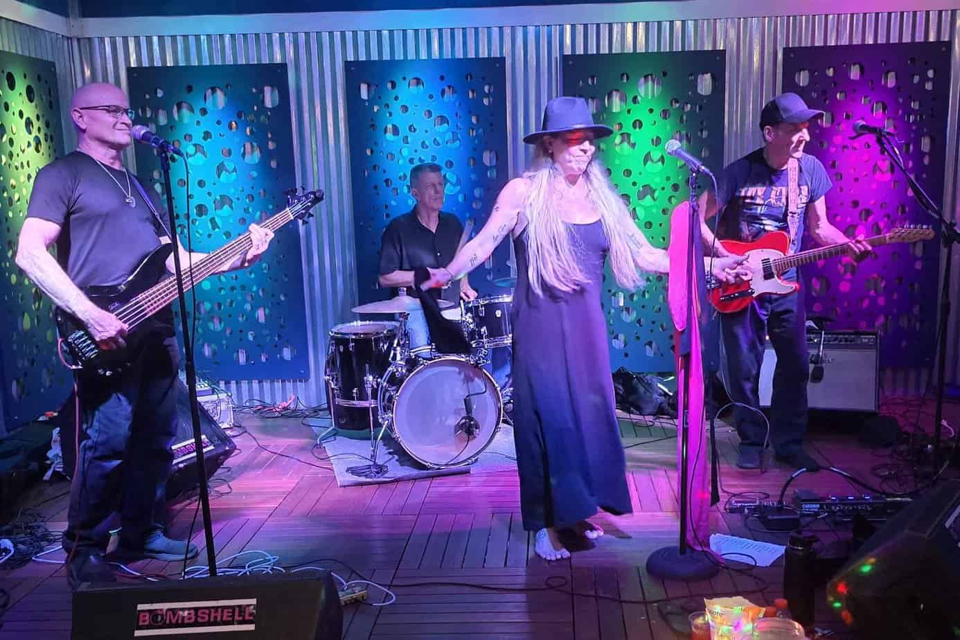 BombShell Duo at Hudson's on the River