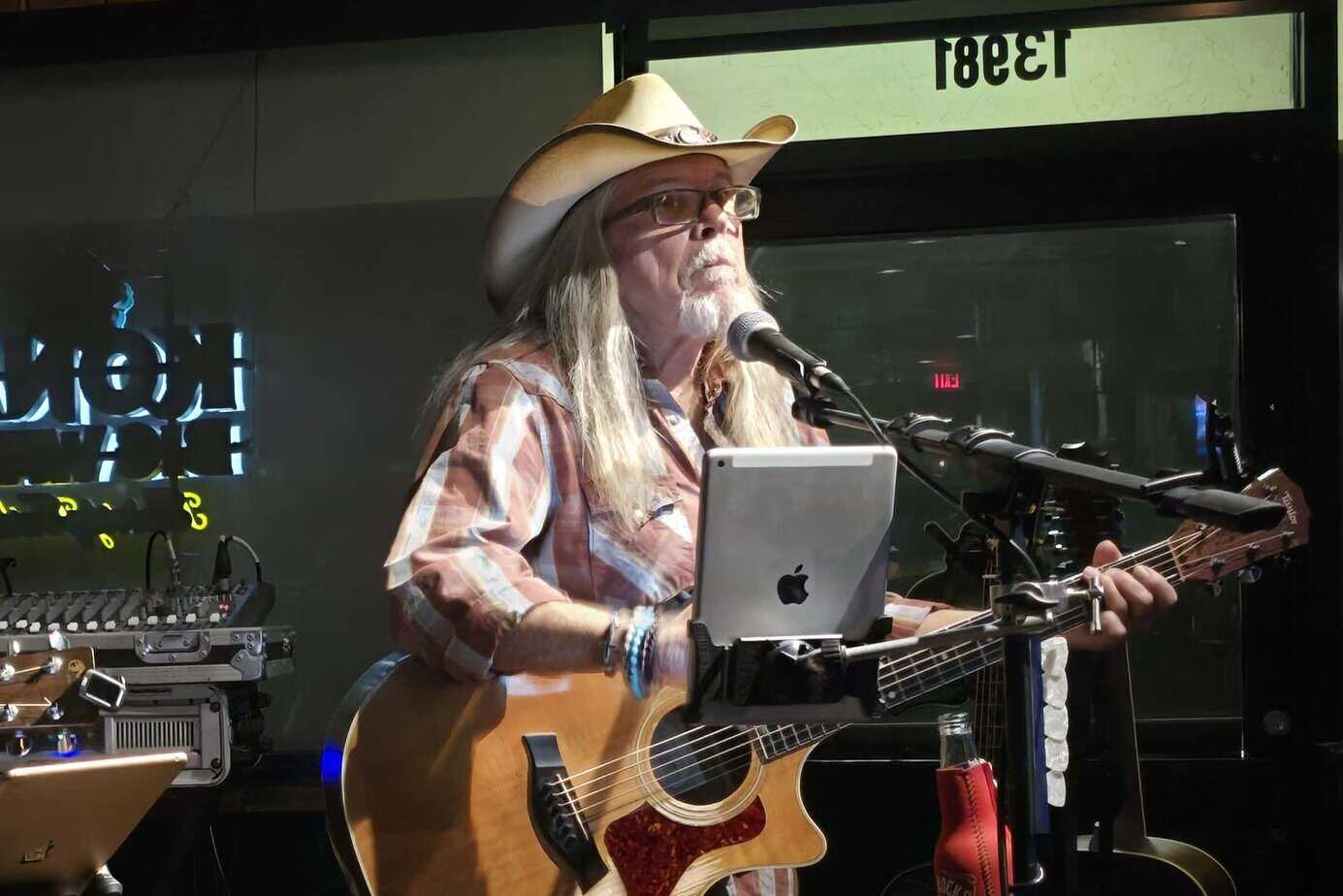 Rick Barrett at the Thirsty Turtle Port St. Lucie